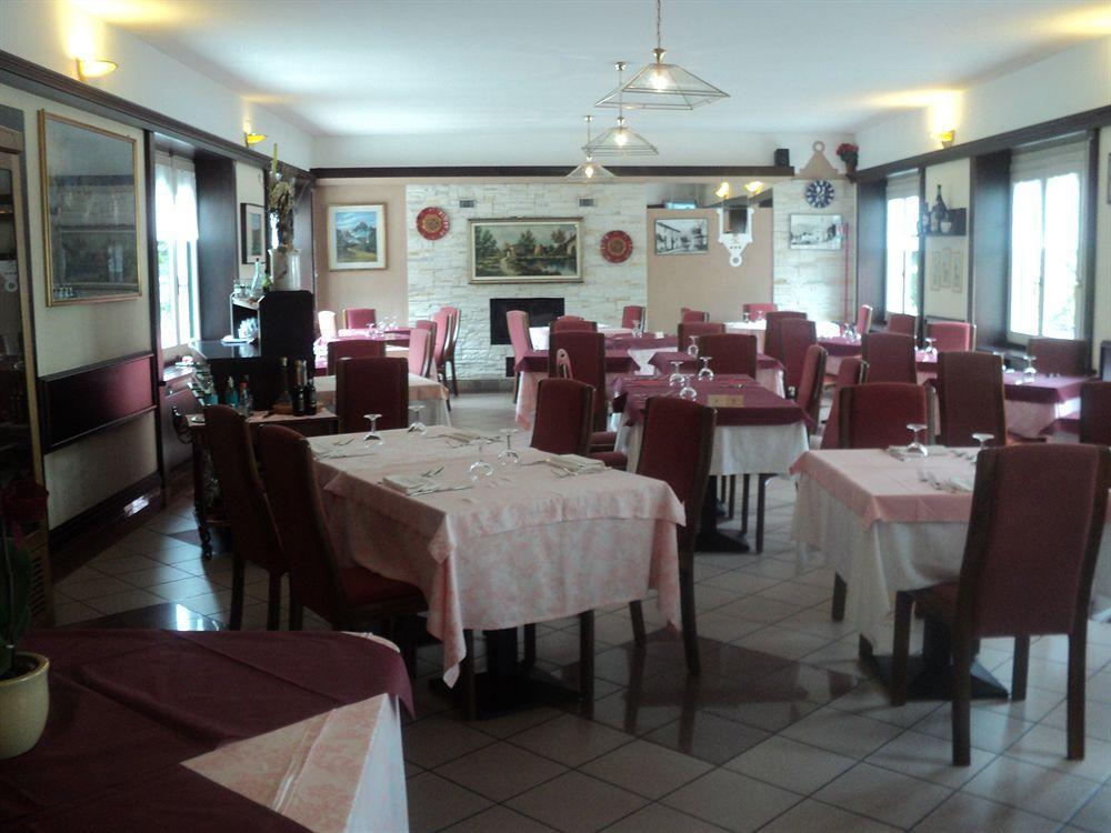 Albergo Del Cacciatore Cremeno Екстер'єр фото