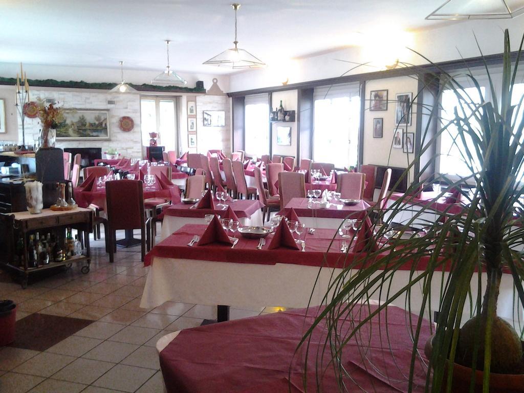 Albergo Del Cacciatore Cremeno Екстер'єр фото